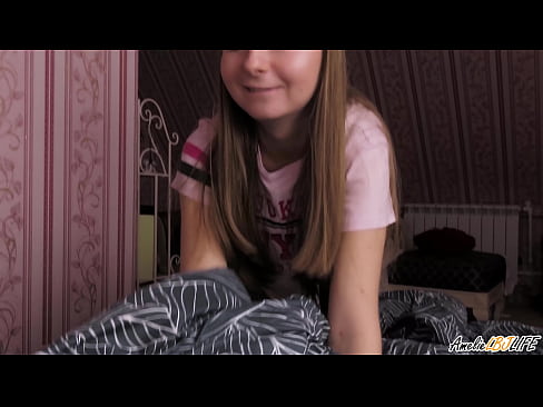 ❤️ Blondie BFF-ya xwe bi kûr dimije û di devê xwe de diqelişe Porno li porno ku.sexafinkarasskaz.ru ❌